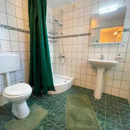 Perovic * יאדראנובו