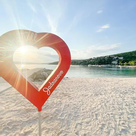 Perovic דירה יאדראנובו